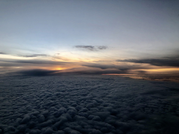 云端上的夕阳