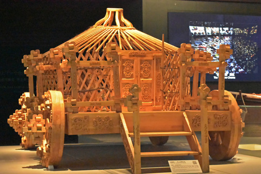 蒙古包木头马车