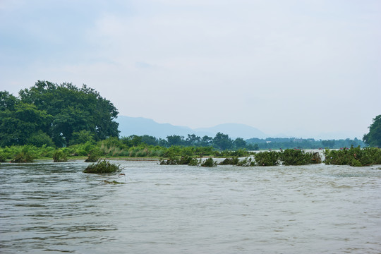 江河两岸