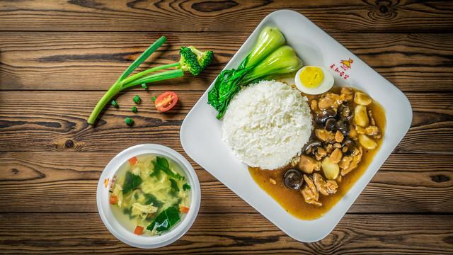 香菇滑鸡套餐饭