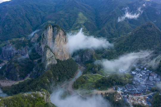 石桅岩