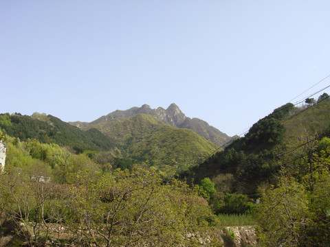 早春的秦岭风雨山