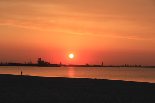 海上日出