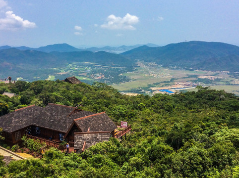 呀诺达雨林文化旅游区