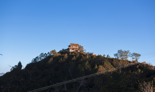 山顶古寺