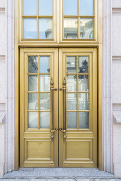 金色铜门