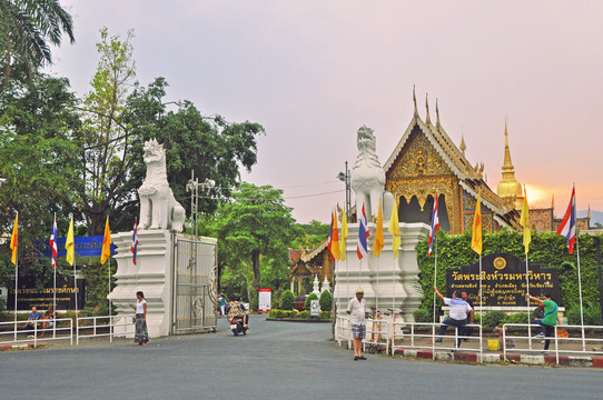 清迈帕辛寺大门口