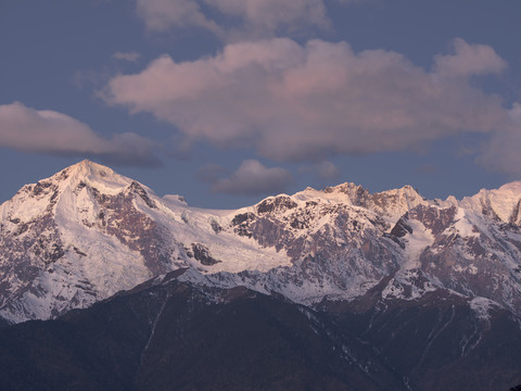 日照梅里雪山