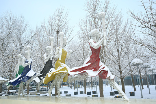 奥林匹克公园火炬手雪景