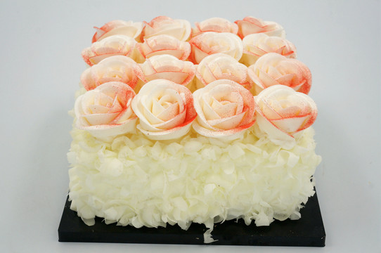白玫瑰巧克力蛋糕