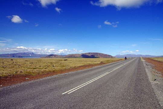 通往冰岛的孤独之路