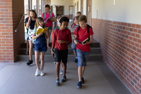 国外的小学生们