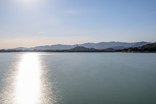 颐和园昆明湖玉泉峰玉峰塔夕阳