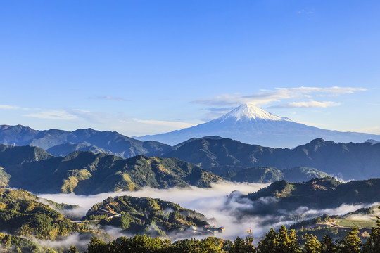 富士山与日本蓝天