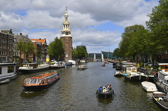 荷兰运河上的船只