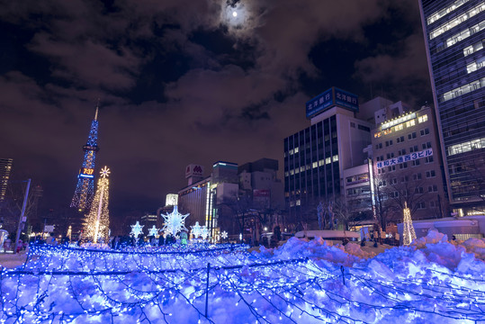 札幌电视塔和圣诞夜装饰