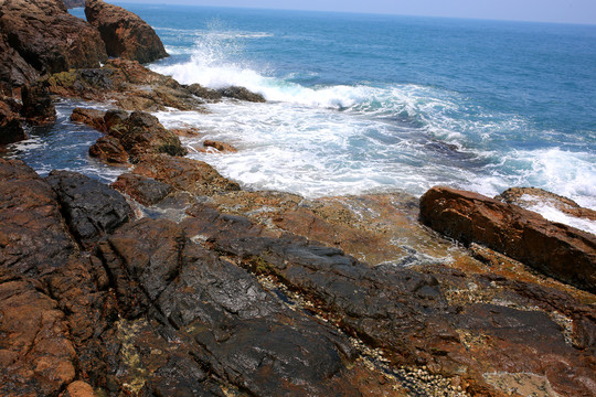 礁石海浪