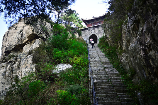 山门门楼山路