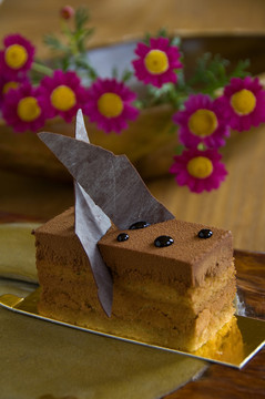 甜巧克力蛋糕的食物肖像