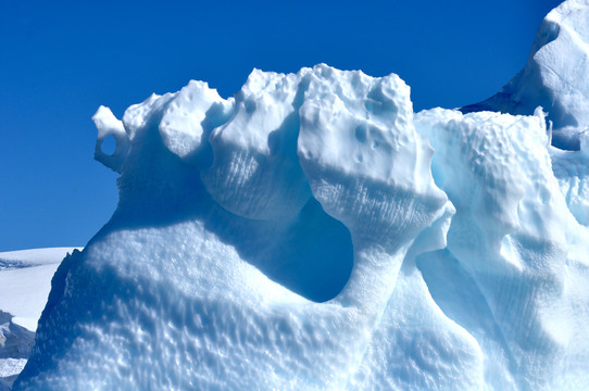 蓝天冰雪海洋