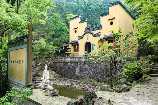 杭州建德大慈岩江南悬空寺绿水庵