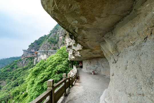 杭州建德大慈岩江南悬空寺栈道