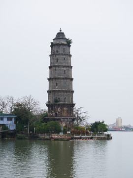 龙湫宝塔