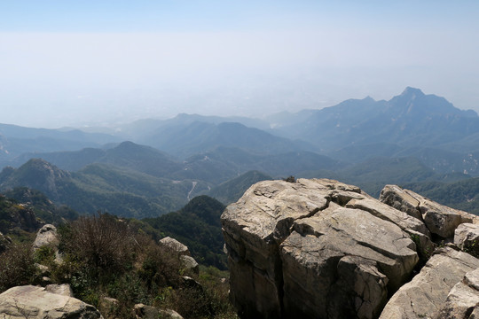 泰山山顶风光