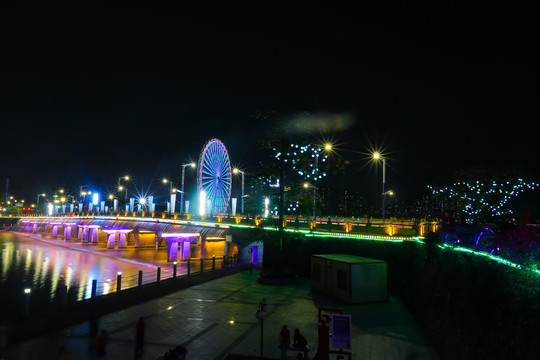 华灯璀璨茂名摩天轮夜景