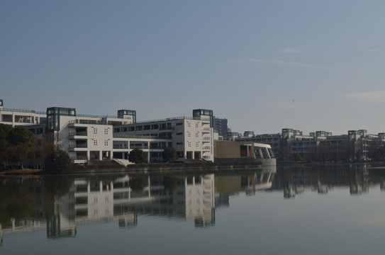 浙江大学紫金港校区启真湖教学楼