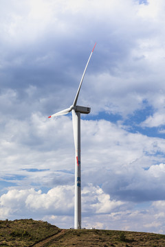 磨豆山清洁能源风力发电自然景观