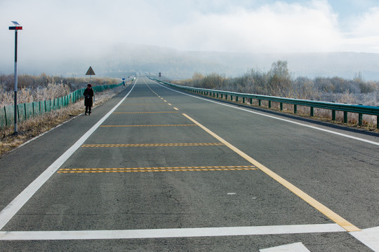 秋季大兴安岭公路