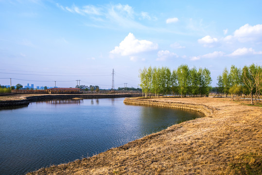 乡村湖景