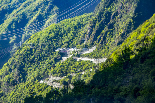 雅康高速二郞山隧道