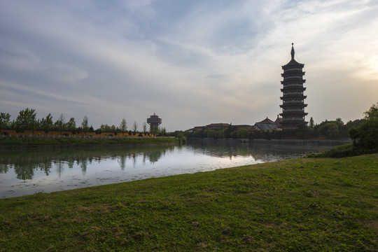 古运河畔的扬州高旻寺宝塔