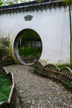 园林圆洞门
