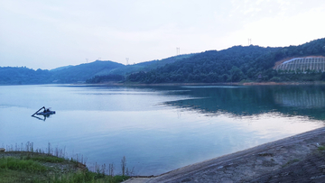 山水湖面