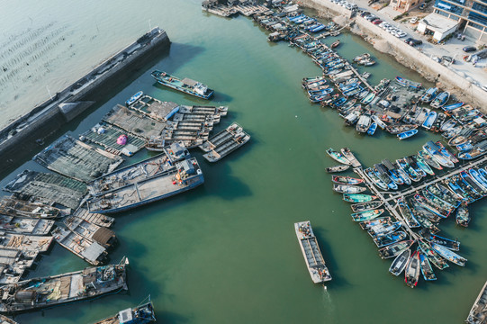 厦门海边传统渔村避风港航拍