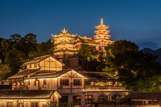 重庆磁器口古镇宝轮寺夜景