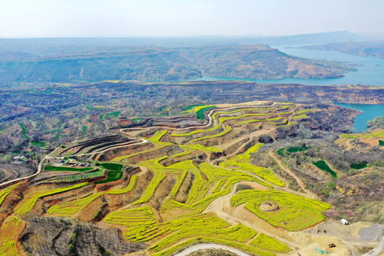 黄河万安山