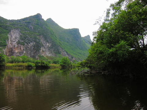 小河倒影