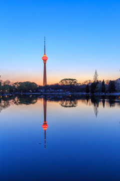 玉渊潭八一湖中央电视塔夜景