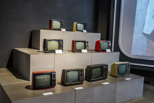 七八十年代黑白电视机