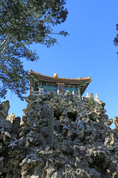 北京故宫御花园堆秀山