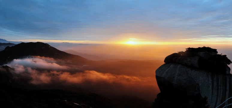 朝阳夕阳风景美景山地