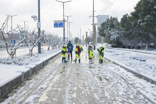 清扫积雪