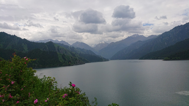 新疆天山天池风光