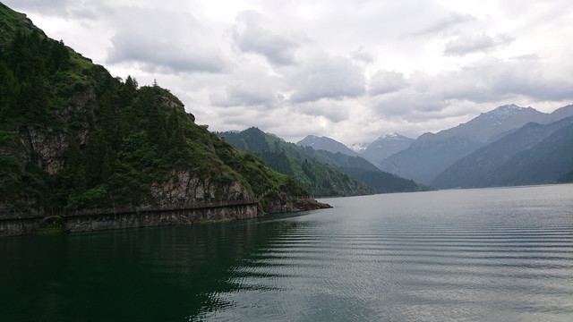 新疆天山天池风光