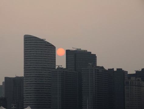 城市夕阳