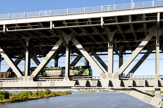 铁路桥钢架结构